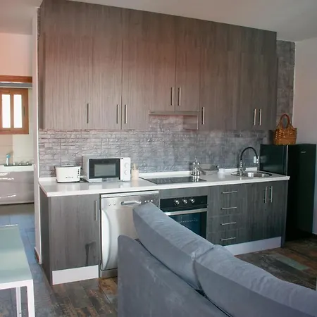 Cerezo Apartment *